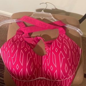 Ivy Park sports bra 1X no tag preowned